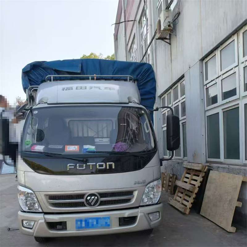 桃山区洛隆县进仓物流：专线直达的多元货运探索